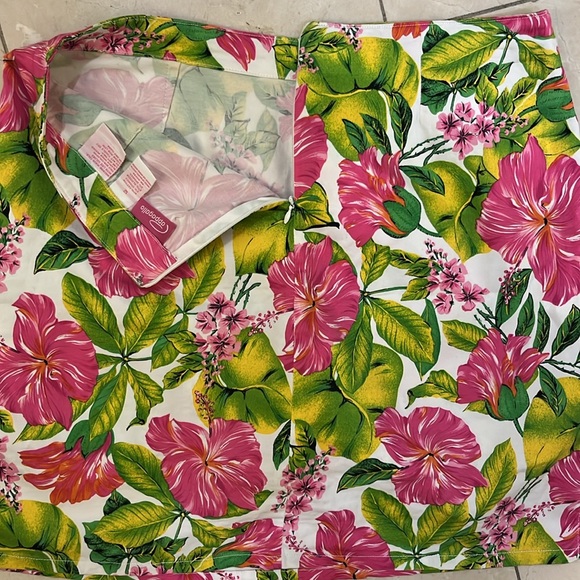 Pappagallo Athletic Golf Floral Skorts - Picture 8 of 10